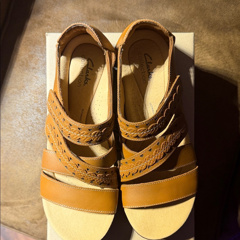 Clarks Tan Leather Sandals - Picture 3 of 9